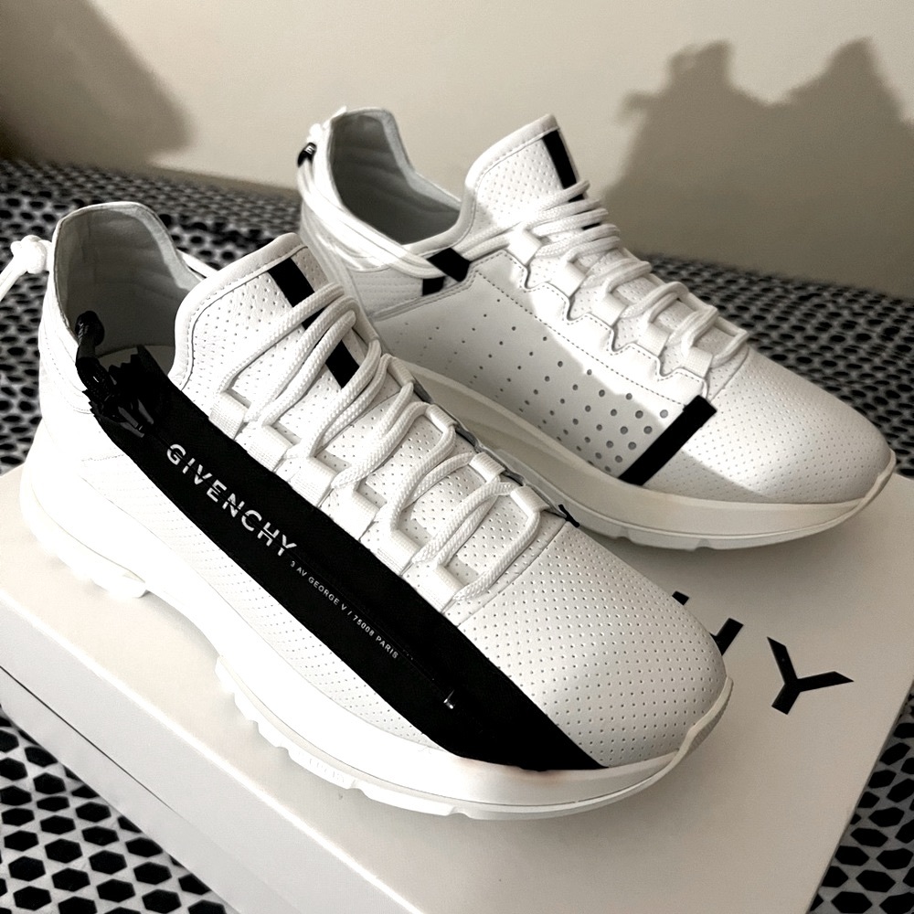 SOLD!!!Givenchy men shoes size 42 (US 9) new!